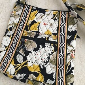 Vera Bradley Hipster in Dogwood NWOT